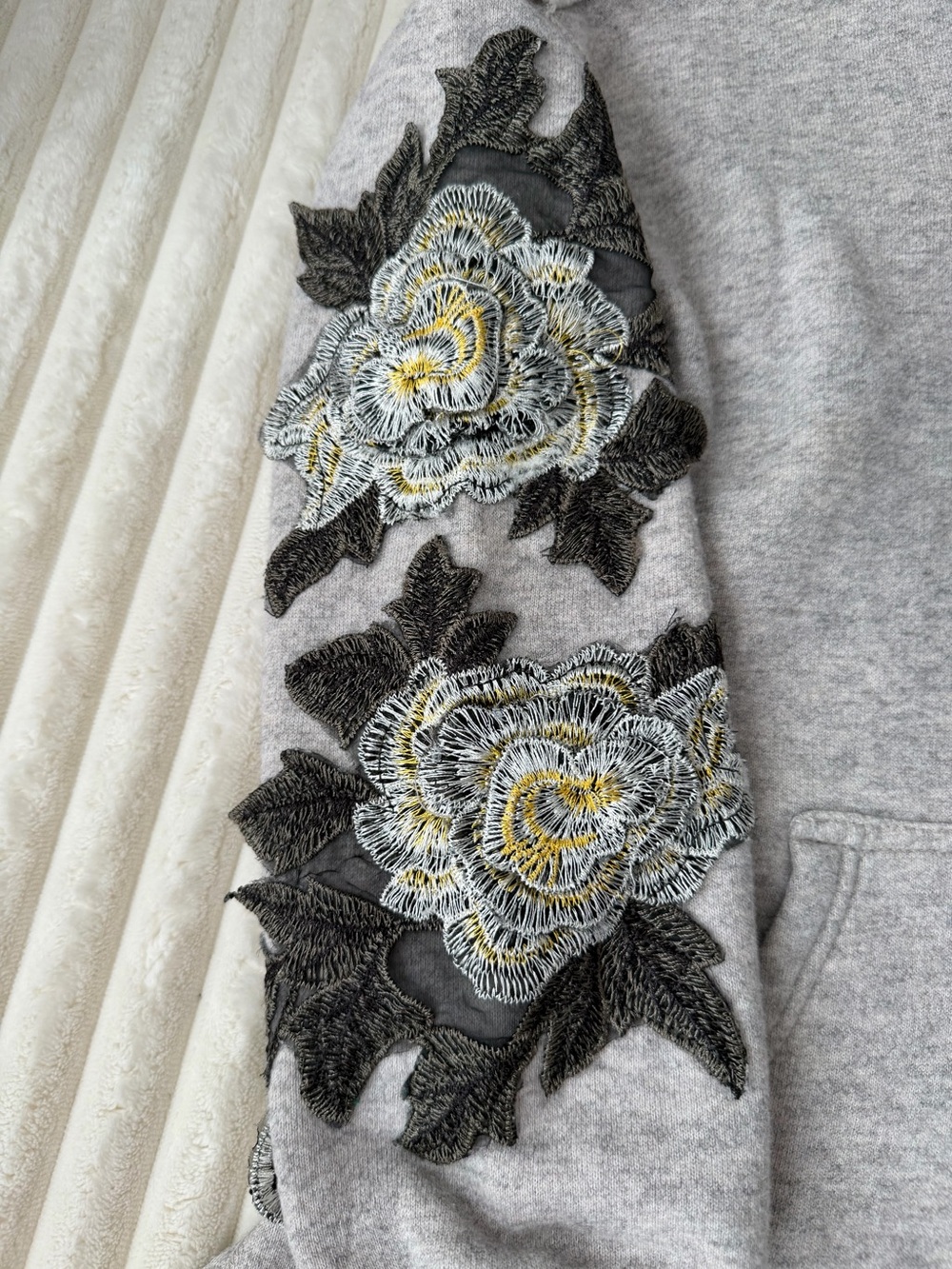 Democracy Distressed Gray Embroidered Floral Zip Hoodie Jacket. Size Small - Picture 7 of 9